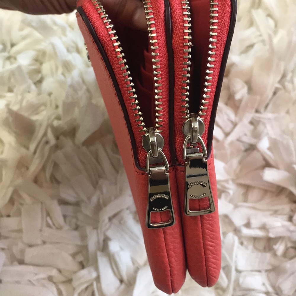 Coach wristlet double zipper - Picture 4 of 8